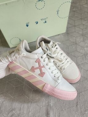 OFF-WHITE | White and Pink Rubber-Trim Low-Top Sneakers